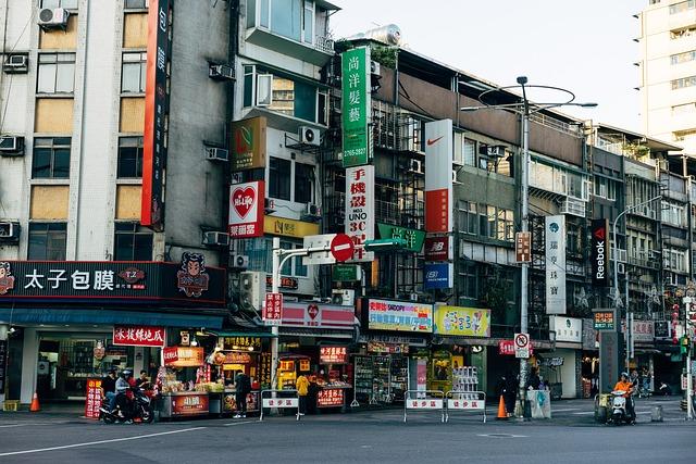 台灣人中午一般吃什麼？